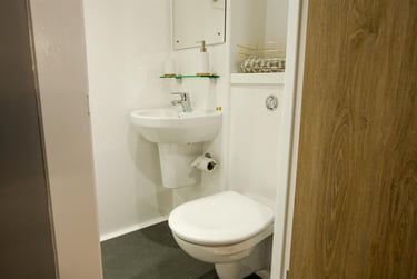 1 bed studio, St Georges Quay, City Centre, Lancaster, LA15JT - Image 3